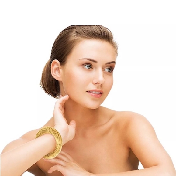 2/$45 Unique vintage interlocking gold bangle!!!! - Picture 2 of 2